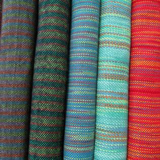 Telas tejidas por artesanos formados en el Taller Telas tejidas por artesanos formados en el Taller