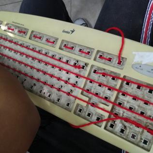 Tejido sobre teclados