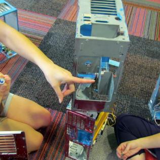 Montaje de ATM-Manifiesto - Australia 2013