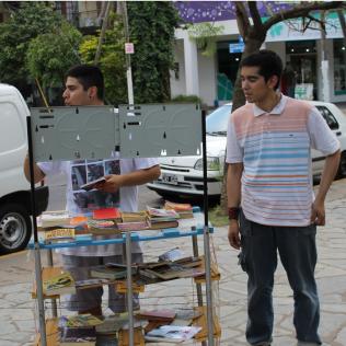 Biblioteca móvil - Suelta de libros
