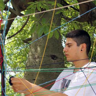 Tejido de estructuras en la plaza del avión - Taller de integración