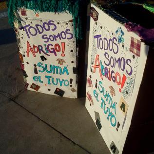 Cajas para donaciones en sede de recolección