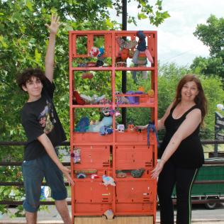 Juguetes tejidos para donar al Hospital Posadas