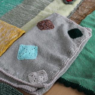 Mantas tejidas para donar a Neonatología del Hospital Posadas